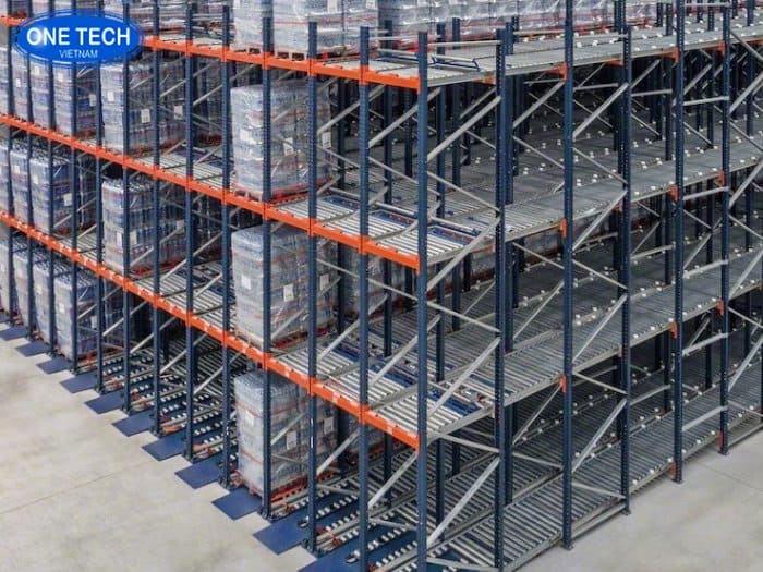 Kệ con lăn sở hữu hệ thống con lăn thông minh