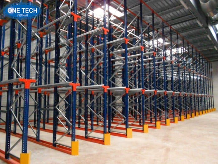 Kệ công nghiệp Drive In - Tối ưu diện tích trong kho