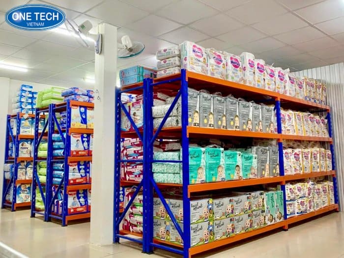 Kệ trung tải 200 - 300 kg/tầng cho các kho của siêu thị mini