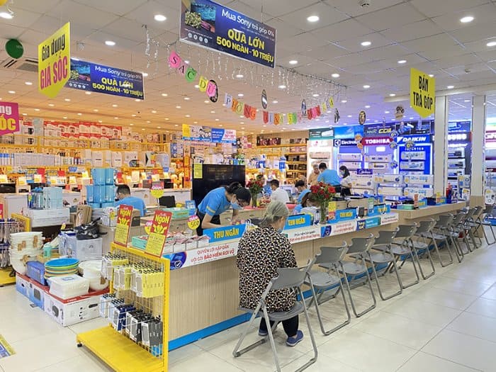 Mẫu thiết kế cửa hàng diện tích trên 80m² 03