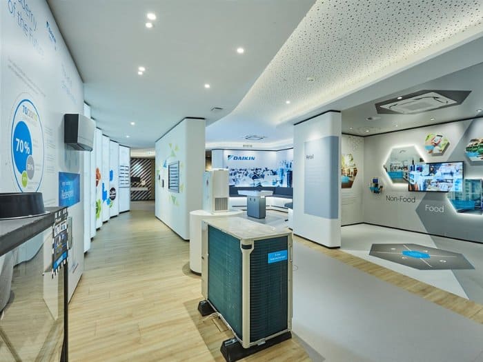 Mẫu thiết kế cửa hàng diện tích trên 80m² 05