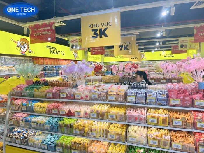 Dự án kệ trưng bày cho cửa hàng Snack Kingdom 03