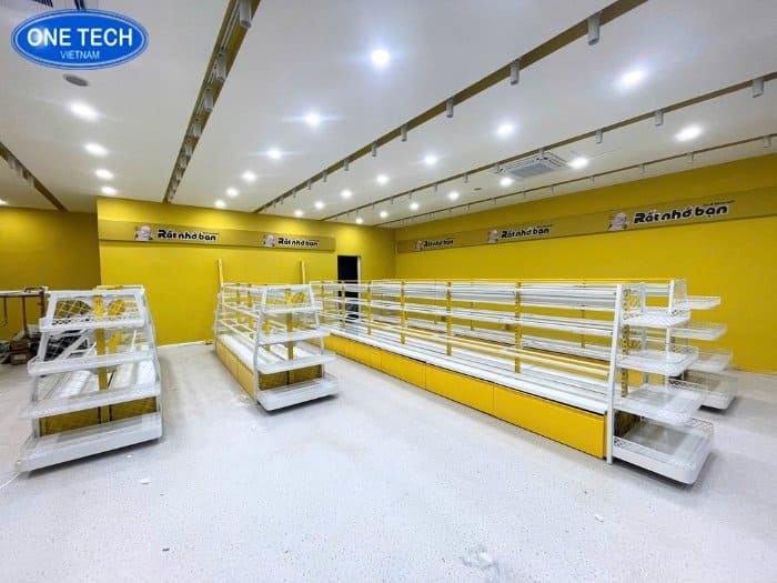 Dự án kệ trưng bày cho cửa hàng Snack Kingdom 06