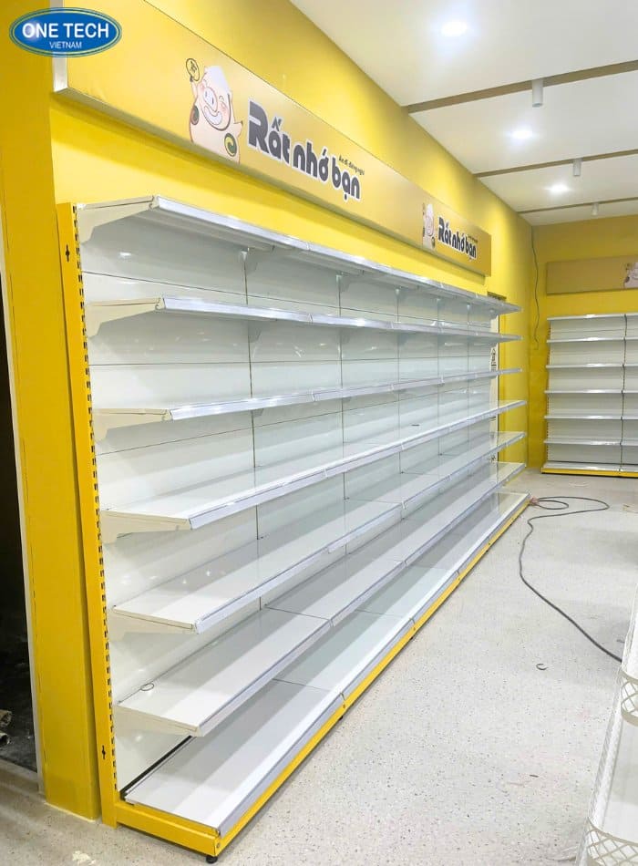 Phần kệ áp tường sử dụng tôn liền