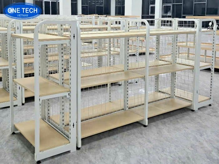 Kệ gỗ được thiết kế 3 tầng