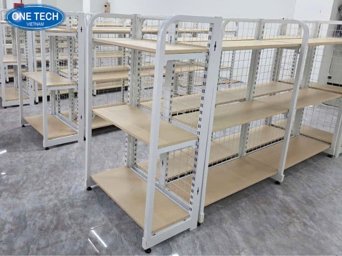 Kệ khung sắt mặt gỗ cho shop mẹ và bé