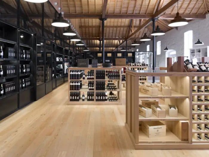 Mẫu thiết kế cửa hàng bán rượu 06