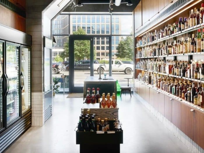 Mẫu thiết kế showroom kinh doanh rượu 21