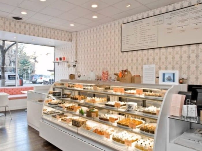 Mẫu thiết kế cửa hàng bán bánh ngọt nhỏ 01