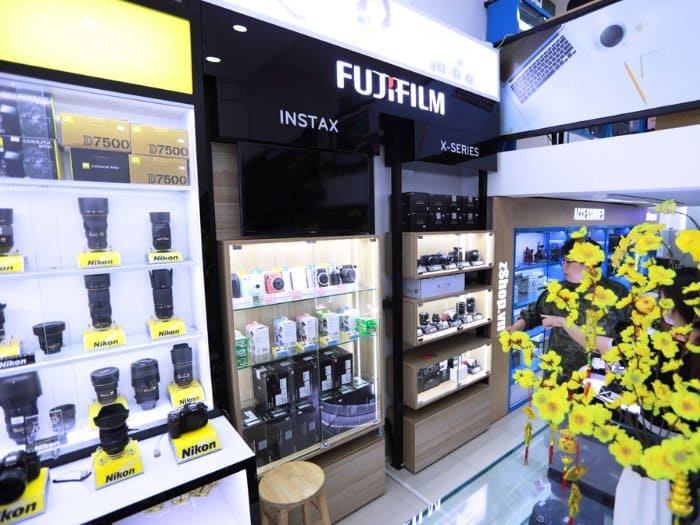 Mẫu thiết kế cửa hàng bán Camera dễ thi công 02