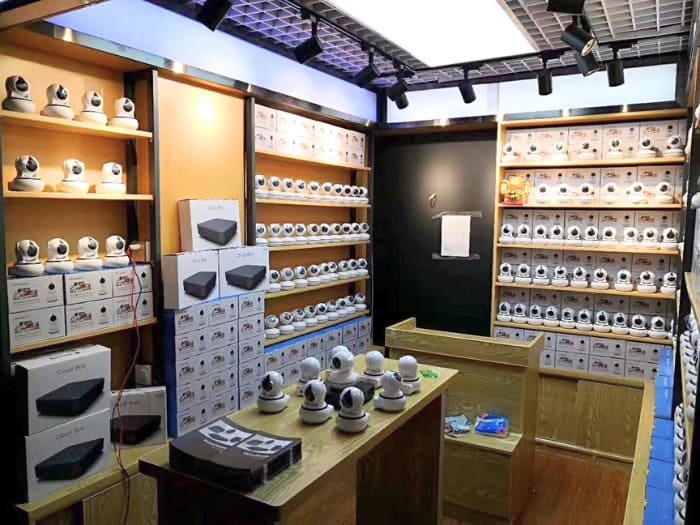 Mẫu thiết kế cửa hàng bán Camera dễ thi công 04