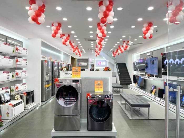 Mẫu thiết kế cửa hàng diện tích 30 - 50m² 02