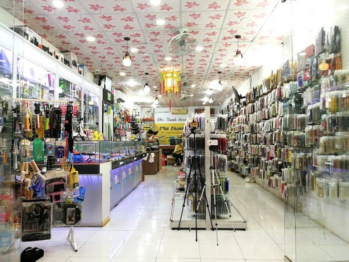 Mẫu thiết kế cửa hàng bán phụ kiện điện thoại 25