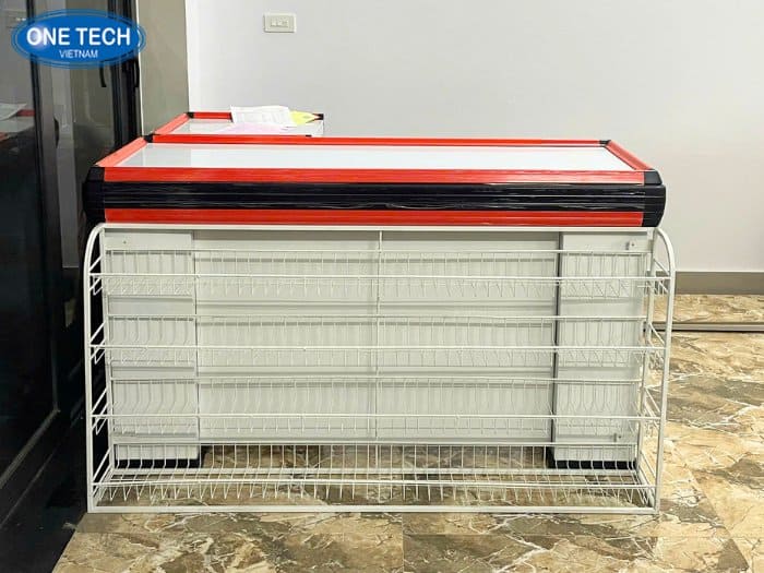 Bàn thu ngân màu đỏ