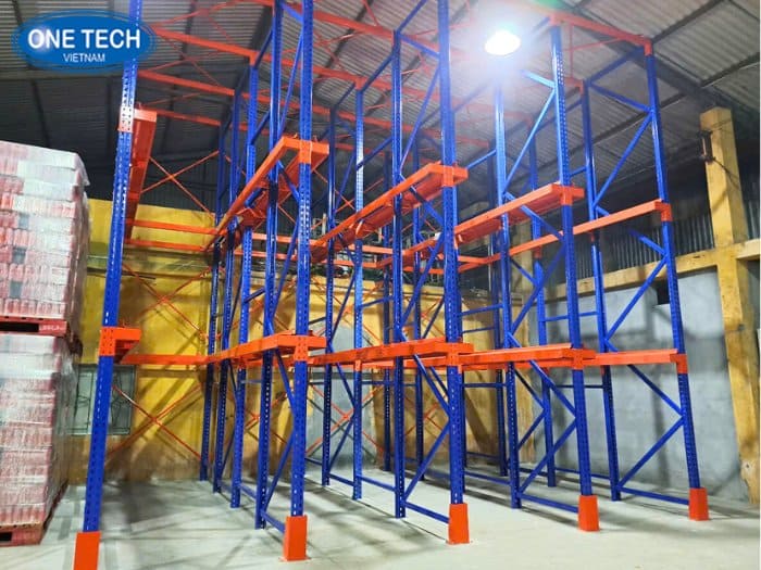 Kệ Drive In để vật liệu đồng nhất