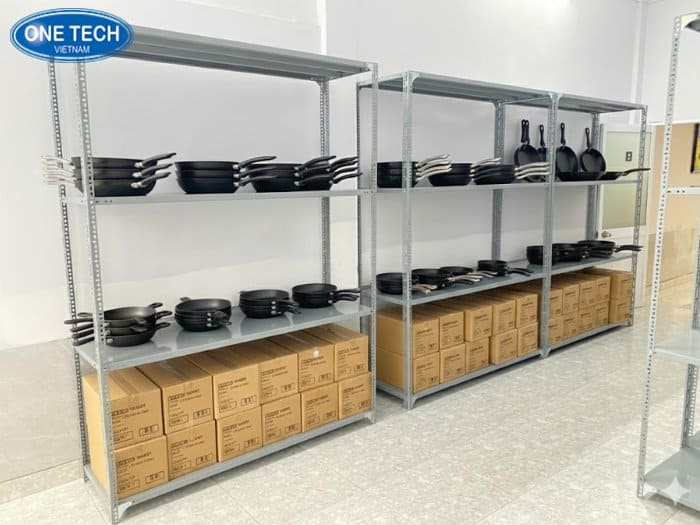 Kệ V lỗ đa năng giá rẻ cho cửa hàng chảo