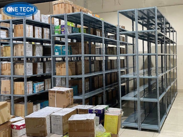 Kệ V lỗ giá rẻ, dễ mua cho các kho hàng nhỏ