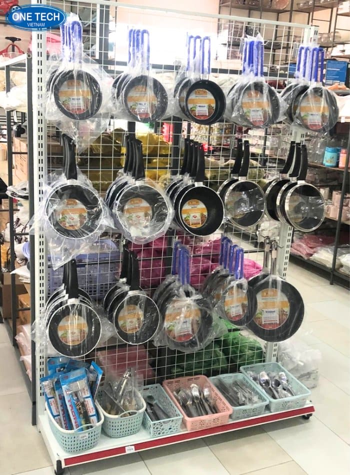 Kệ móc treo phổ biến nhất để trưng bày chảo