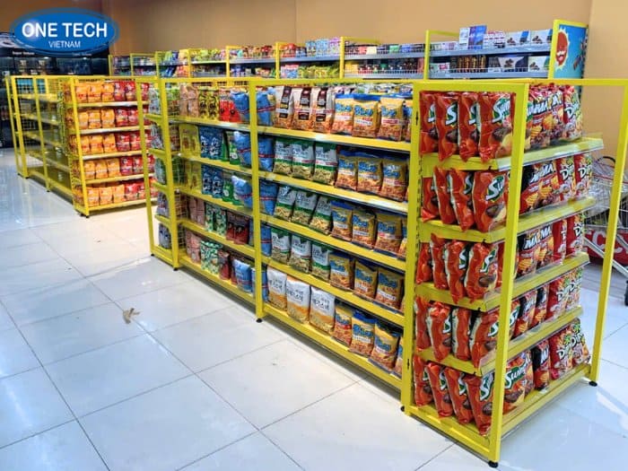 Kệ siêu thị màu vàng cho khu đồ ăn vặt, bánh kẹo