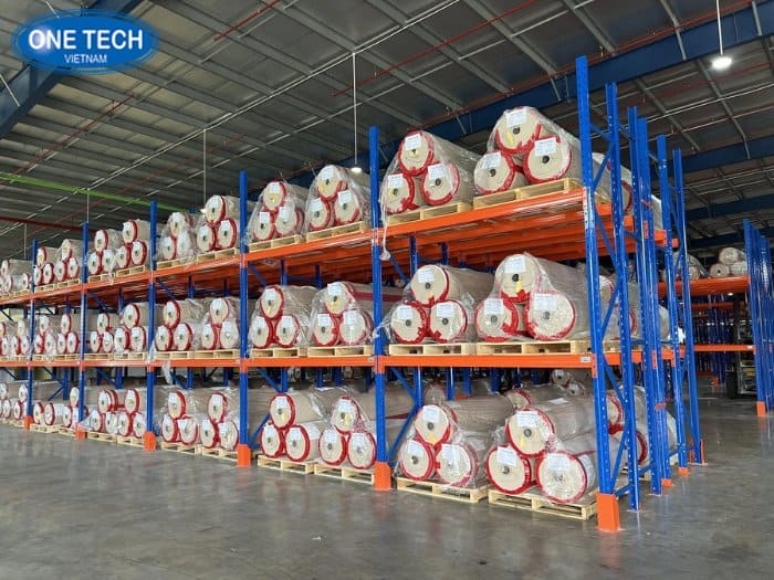 Lợi ích khi chọn đúng mẫu kệ cho kho may mặc