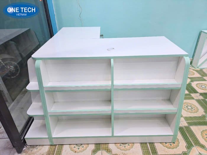 Quầy thanh toán tại Cần thơ gỗ MDF màu trắng phối xanh min