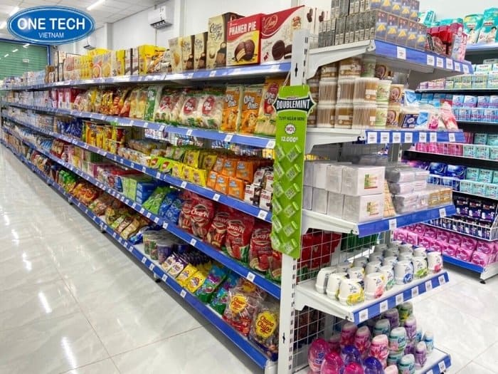 Tầm quan trọng của việc vệ sinh kệ trong siêu thị