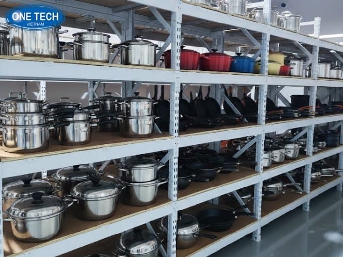 Kệ hạng trung lót ván gỗ ứng dụng đa năng