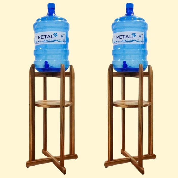 Kệ gỗ để bình nước