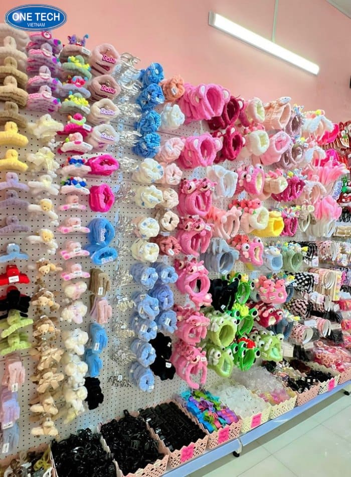 Kệ móc treo phụ kiện tóc