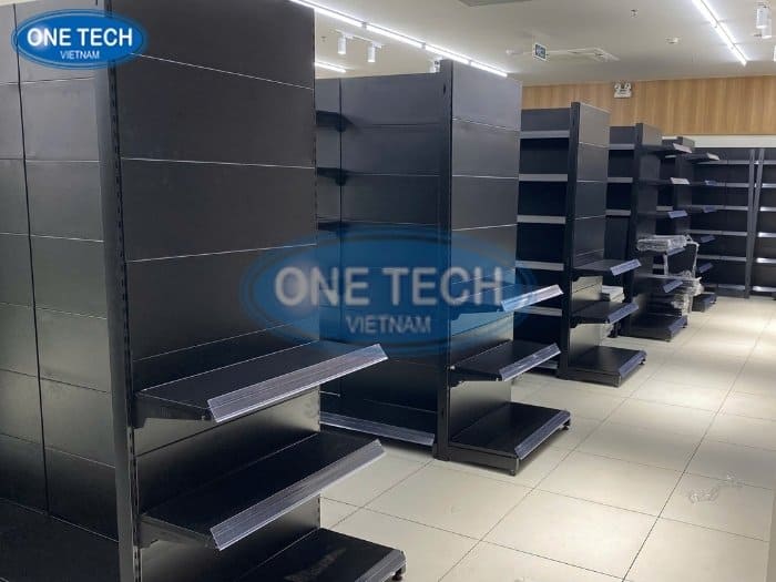 Kệ tôn liền màu đen làm chủ đạo