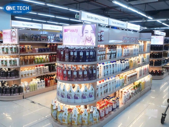Kệ trưng bày dầu gội sữa tắm cửa Vinmart
