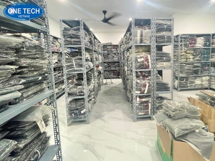 Kệ V lỗ cho kho thành phẩm quy mô nhỏ