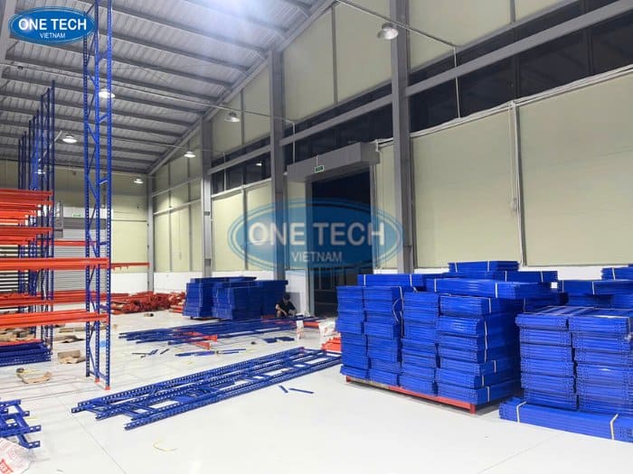 Dự án kệ kho công ty kỹ thuật Duy Hưng 03