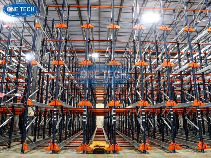 Mẫu kệ sắt cho kho công nghiệp 07