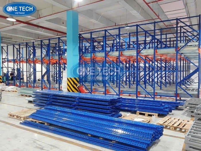 Mẫu kệ kho công nghiệp 13