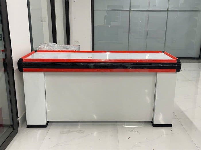 Bố trì bàn thu ngân gọn gàng và thuận tiện