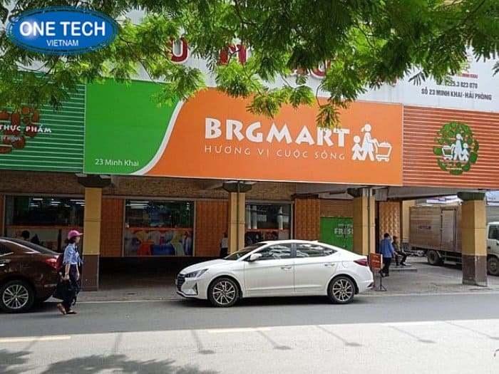 Hoàn thiện biển hiệu và trang trí trong siêu thị mini 200m2