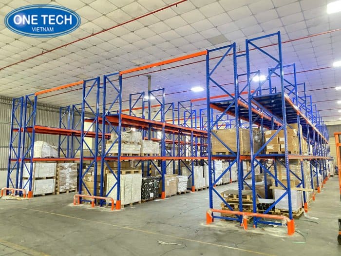 Kệ sắt kho hàng Double Deep cho kho công nghiệp