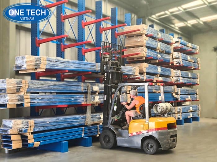 Kệ tay đỡ dùng để lưu trữ hàng hóa dài