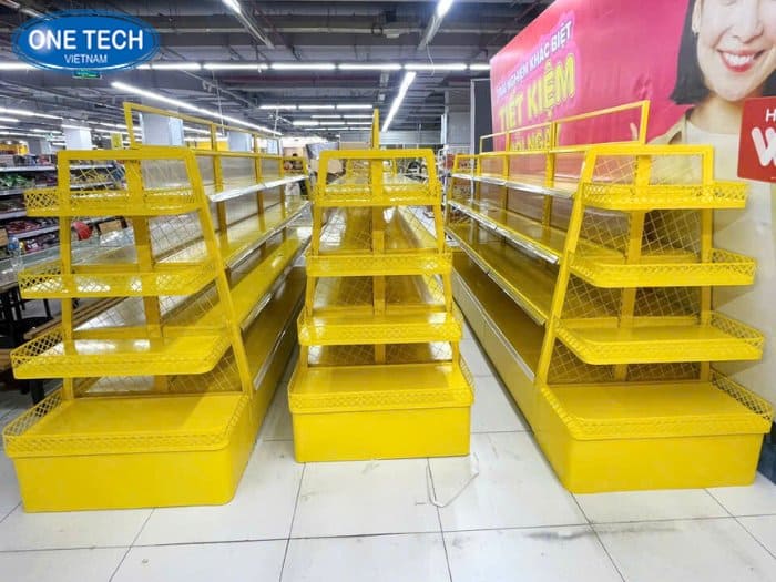 Kệ trưng bày mặt hàng đồ ăn vặt 04