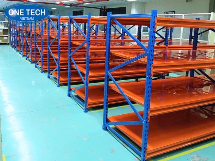 Kệ trung tải chân sắt hộp cho kho hàng màu xanh cam