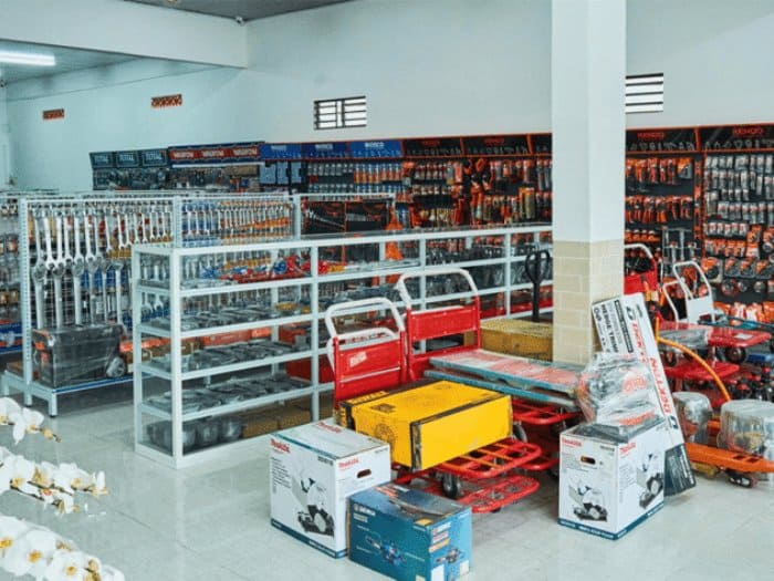 Lợi ích sử hữu cửa hàng kim khí chuyên nghiệp