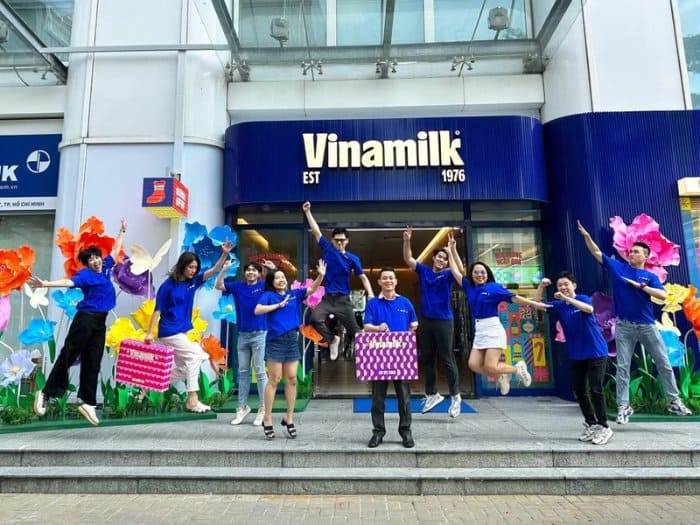 Biển hiệu đại lý sữa Vinamilk thu hút