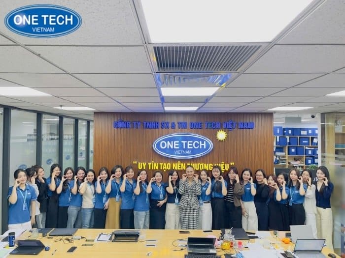 Buổi chào mừng ngày 8/3 tuy đơn giản nhưng đầy ý nghĩa