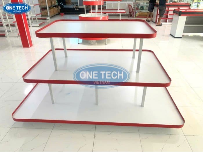 Kệ hình chữ nhật cỡ lớn, tạo điểm nhấn trong siêu thị