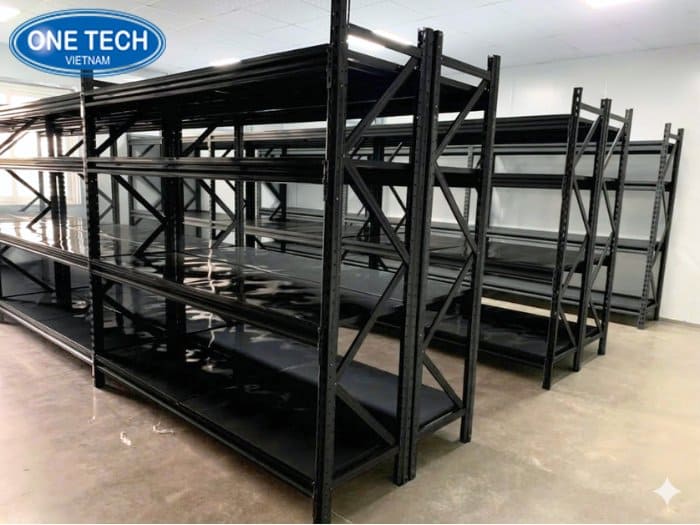 Kệ sắt trung tải màu đen