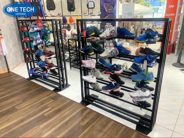 Kệ trưng bày cho dự án tại Động Lực Sport 07