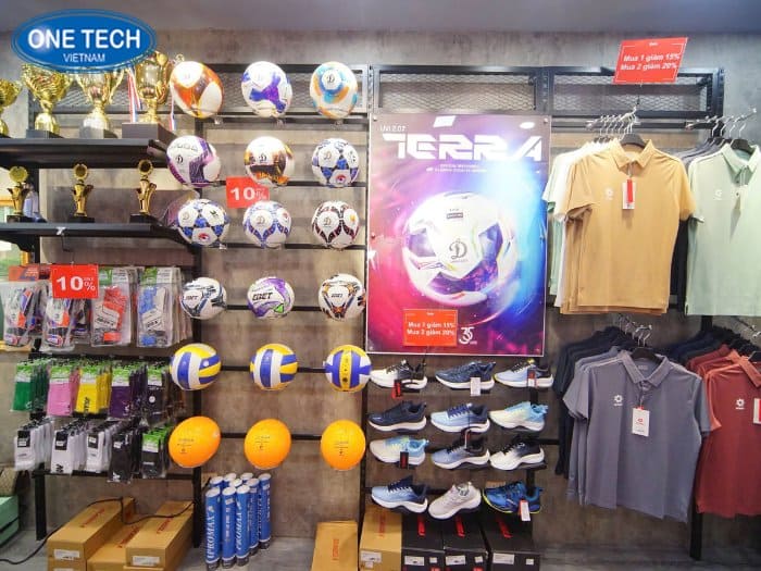 Kệ trưng bày cho dự án tại Động Lực Sport 12