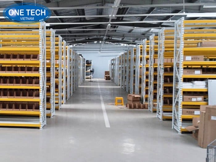Mẫu kệ kho hàng9 tại Đắk Lắk 09