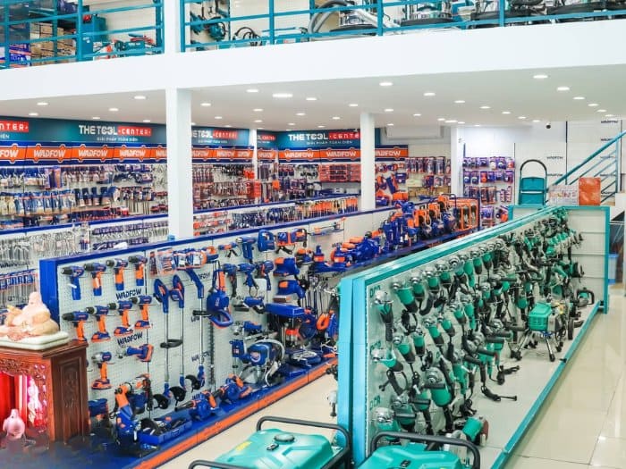 Mẫu thiết kế cửa hàng kim khí 09